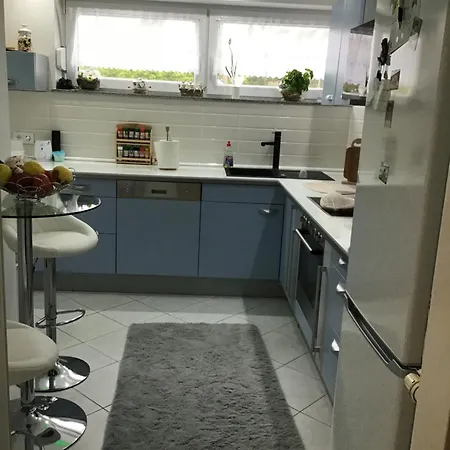 Ferienwohnung Obertshausen شقة