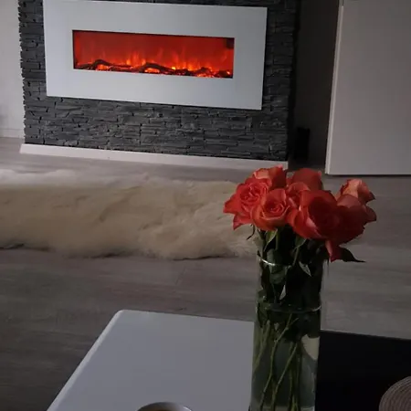 Ferienwohnung Obertshausen شقة